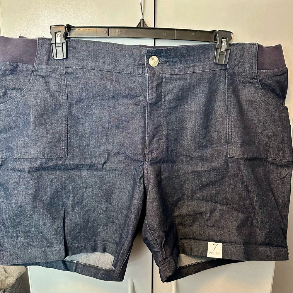 Riders by Lee Dark Wash Mid Rise Jean Shorts with Stretchy Waistband